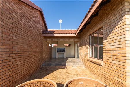 Townhouse For Sale in Polokwane, Limpopo - M127367