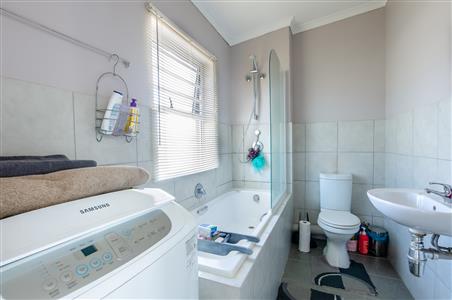 False - Apartment For Sale in Sonkring, Brackenfell, Western Cape - M123674