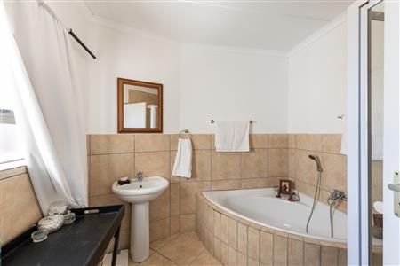 False - House For Sale in Country Club, Langebaan, Western Cape - M127373