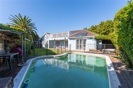 House For Sale in Plumstead, Cape Town, Western Cape - M127378