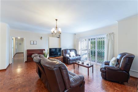 House For Sale in Plumstead, Cape Town, Western Cape - M127378