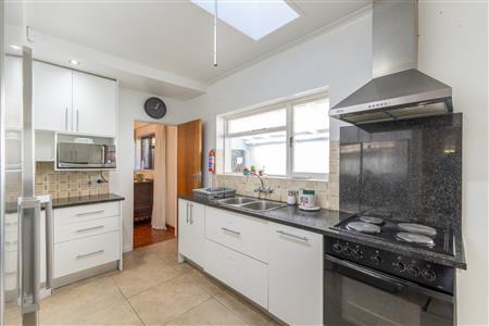 House For Sale in Plumstead, Cape Town, Western Cape - M127378