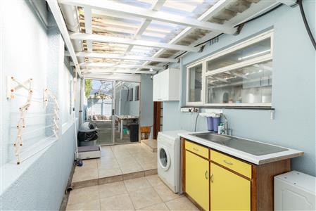 House For Sale in Plumstead, Cape Town, Western Cape - M127378