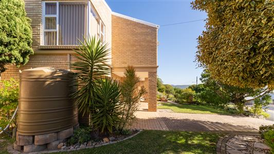 House Unavailable in Fraaiuitsig, Klein Brak Rivier, Western Cape - M127374
