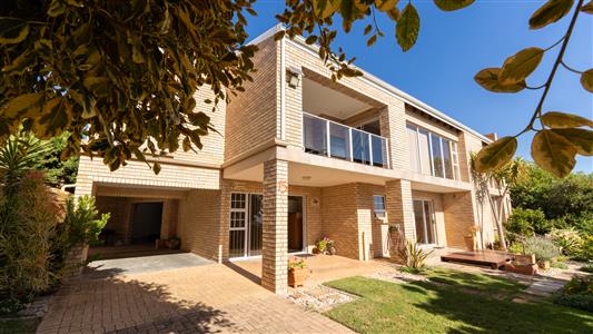 House Unavailable in Fraaiuitsig, Klein Brak Rivier, Western Cape - M127374