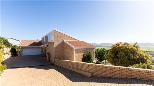 House Unavailable in Fraaiuitsig, Klein Brak Rivier, Western Cape - M127374
