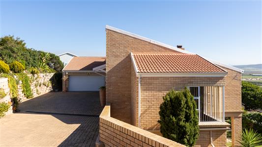 House Unavailable in Fraaiuitsig, Klein Brak Rivier, Western Cape - M127374