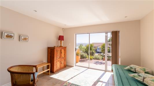 House Unavailable in Fraaiuitsig, Klein Brak Rivier, Western Cape - M127374