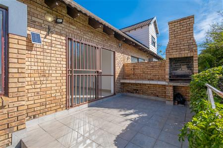 House For Sale in Noordheuwel, Krugersdorp, Gauteng - M127377