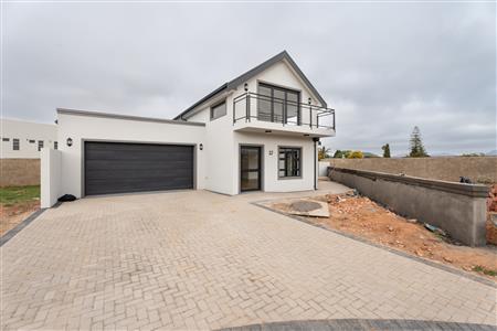 House For Sale in Robertson, Western Cape - M124254