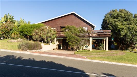 House For Sale in Brenton On Sea, Knysna, Western Cape - M127398