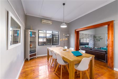 House For Sale in Paarl Central, Paarl, Western Cape - M127385