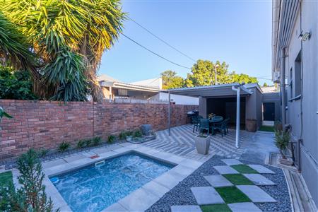 House For Sale in Paarl Central, Paarl, Western Cape - M127385