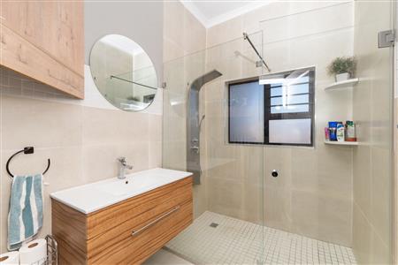 House For Sale in Paarl Central, Paarl, Western Cape - M127385