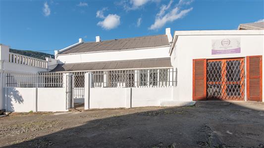 False - House For Sale in Somerset East, Eastern Cape - M127384