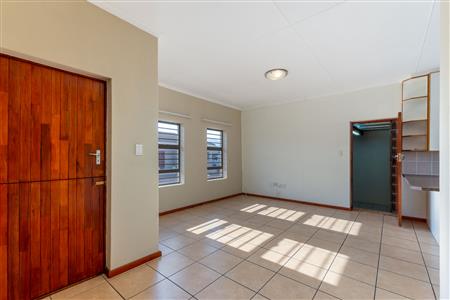 Townhouse For Sale in Riversdale, Western Cape - M127387