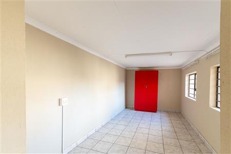 Townhouse For Sale in Riversdale, Western Cape - M127387