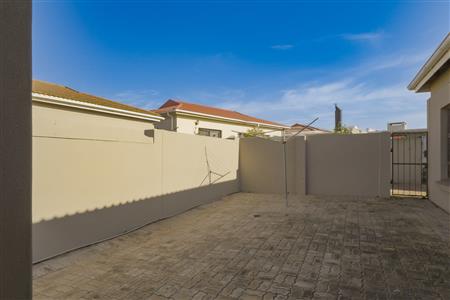 Townhouse For Sale in Riversdale, Western Cape - M127387