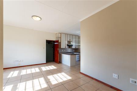 Townhouse For Sale in Riversdale, Western Cape - M127387