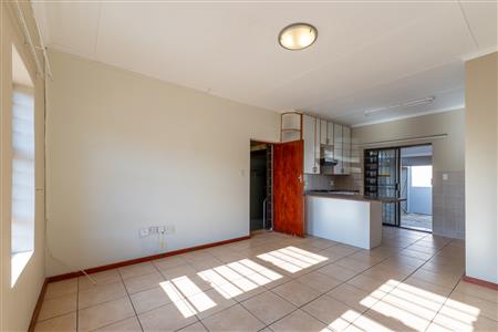 Townhouse For Sale in Riversdale, Western Cape - M127387
