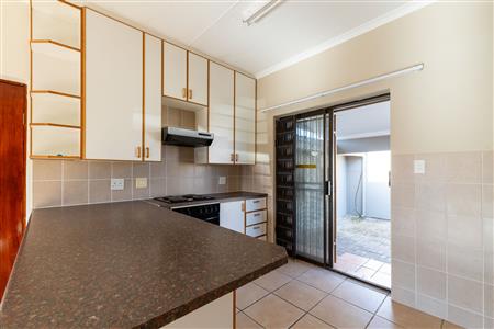 Townhouse For Sale in Riversdale, Western Cape - M127387