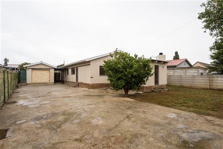 False - House For Sale in Rome, Strand, Western Cape - M127397