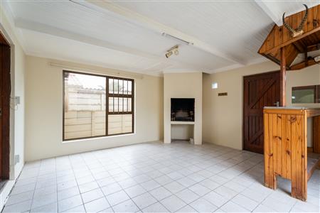 False - House For Sale in Rome, Strand, Western Cape - M127397