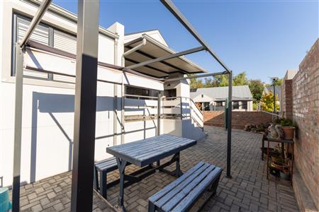 House For Sale in Oudtshoorn Central, Oudtshoorn, Western Cape - M127408