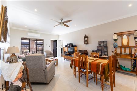 House For Sale in Oudtshoorn Central, Oudtshoorn, Western Cape - M127408