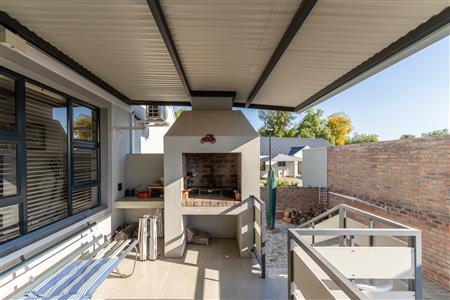House For Sale in Oudtshoorn Central, Oudtshoorn, Western Cape - M127408