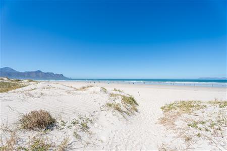 Apartment For Sale in Strand North, Strand, Western Cape - M127409