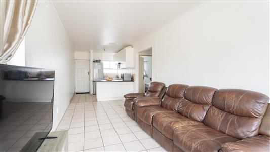 False - Apartment For Sale in Maitland, Cape Town, Western Cape - M127428
