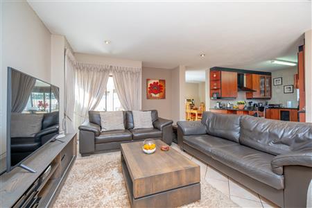 Townhouse For Sale in Randpark Ridge, Randburg, Gauteng - M127416