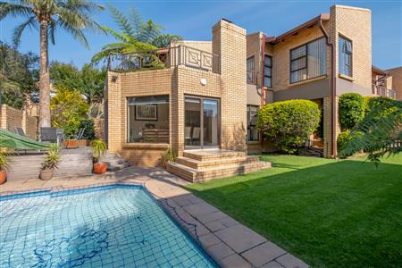 Townhouse For Sale in Randpark Ridge, Randburg, Gauteng - M127416