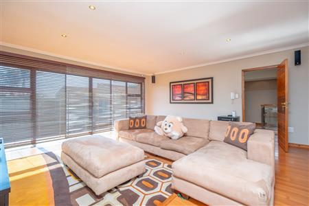 Townhouse For Sale in Randpark Ridge, Randburg, Gauteng - M127416