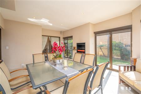 Townhouse For Sale in Randpark Ridge, Randburg, Gauteng - M127416