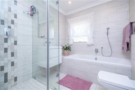 Townhouse For Sale in Randpark Ridge, Randburg, Gauteng - M127416