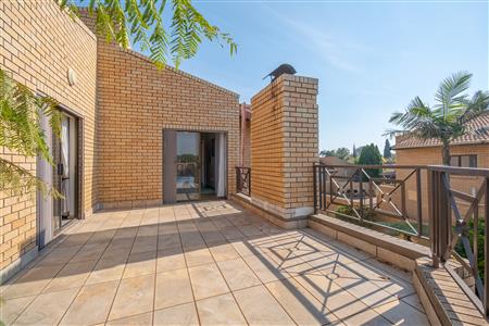 Townhouse For Sale in Randpark Ridge, Randburg, Gauteng - M127416