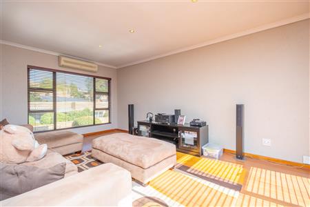 Townhouse For Sale in Randpark Ridge, Randburg, Gauteng - M127416