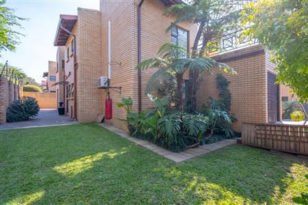 Townhouse For Sale in Randpark Ridge, Randburg, Gauteng - M127416