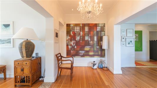 Apartment For Sale in Green Point, Cape Town, Western Cape - M127429