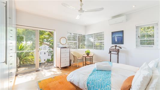 Apartment For Sale in Green Point, Cape Town, Western Cape - M127429