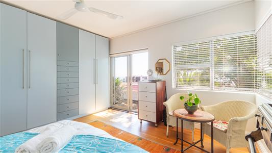 Apartment For Sale in Green Point, Cape Town, Western Cape - M127429