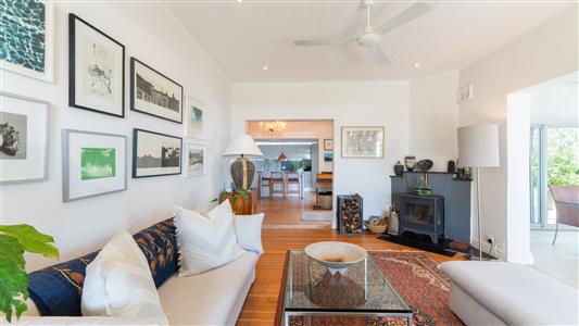 Apartment For Sale in Green Point, Cape Town, Western Cape - M127429
