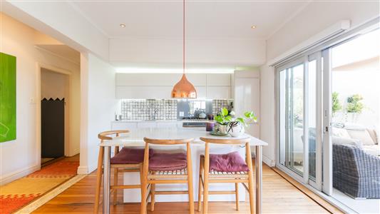 Apartment For Sale in Green Point, Cape Town, Western Cape - M127429