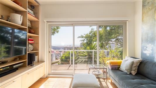 Apartment For Sale in Green Point, Cape Town, Western Cape - M127429