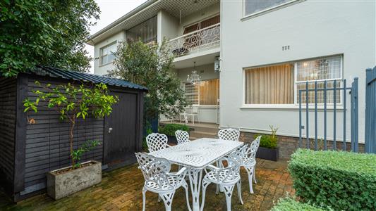 Apartment For Sale in Stellenbosch Central, Stellenbosch, Western Cape - M127443