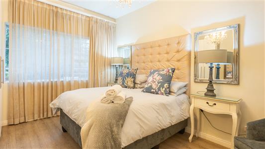Apartment For Sale in Stellenbosch Central, Stellenbosch, Western Cape - M127443