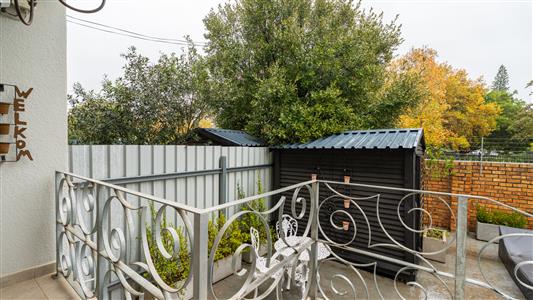 Apartment For Sale in Stellenbosch Central, Stellenbosch, Western Cape - M127444