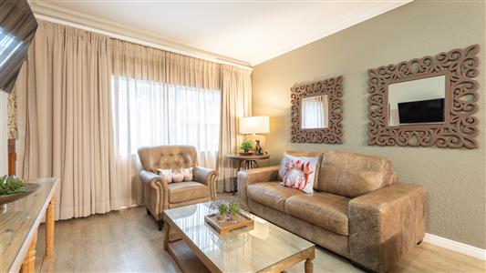 Apartment For Sale in Stellenbosch Central, Stellenbosch, Western Cape - M127444